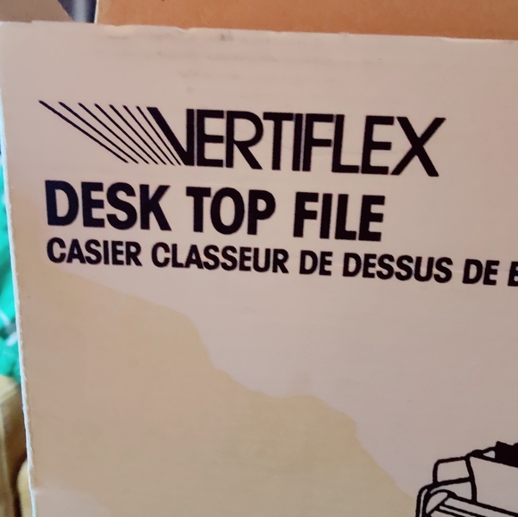 Desk top file - Picture 3 of 7